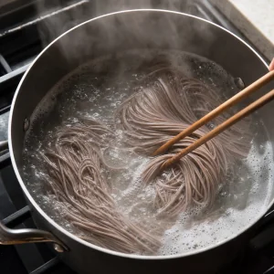 별도 냄비에서 삶는 소바 면